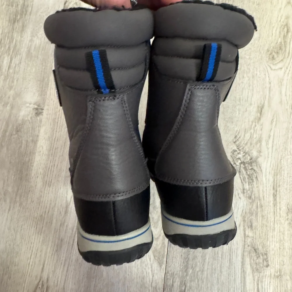 Totes Kids Black and Blue Snow Boots